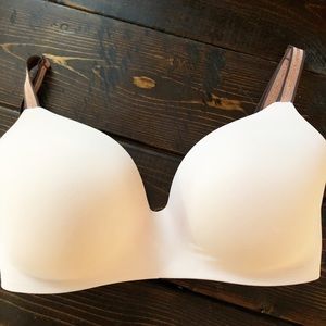 Victoria’s Secret T-shirt bra no underwire